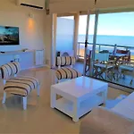 Hotel Tejas Rojas
