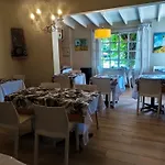 Hosteria Costa Bonita