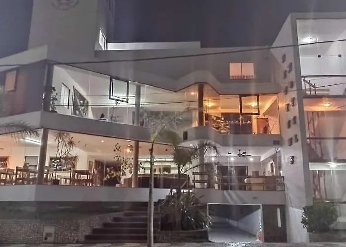 Hotel Reviens