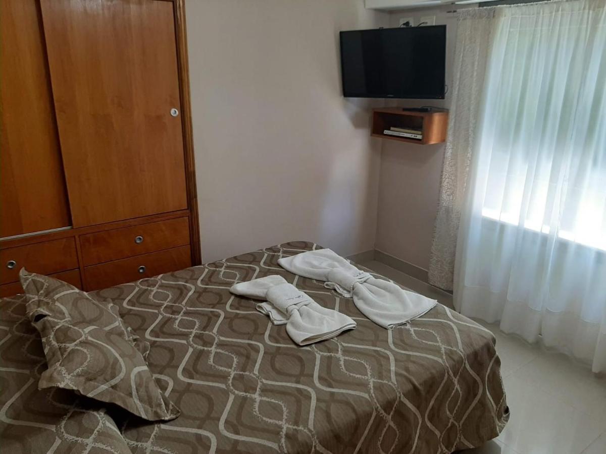 Edificio Leopardo Gesell Apartamento