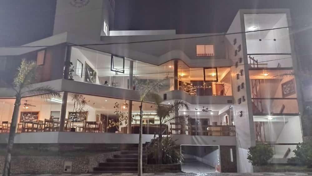 Hotel Reviens 3*