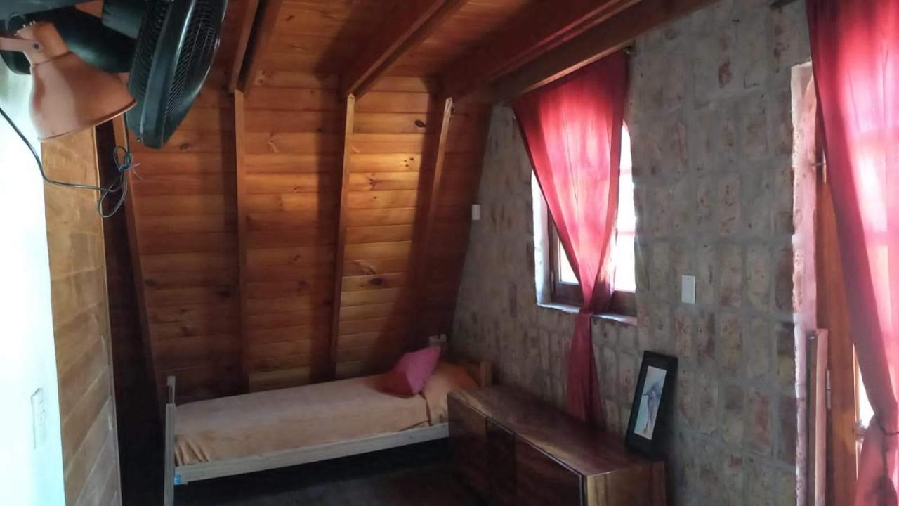 Casa Alpina Espaciosa A 2 Cuadras Del Centro De Gesell Y A 5 De La Playa * Villa Gesell