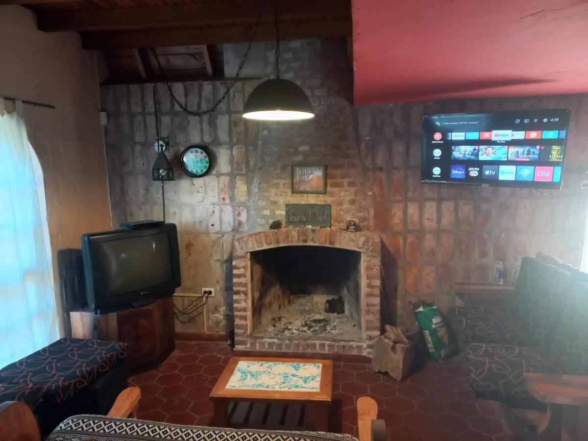 Casa Alpina Espaciosa A 2 Cuadras Del Centro De Gesell Y A 5 De La Playa Сasa de vacaciones