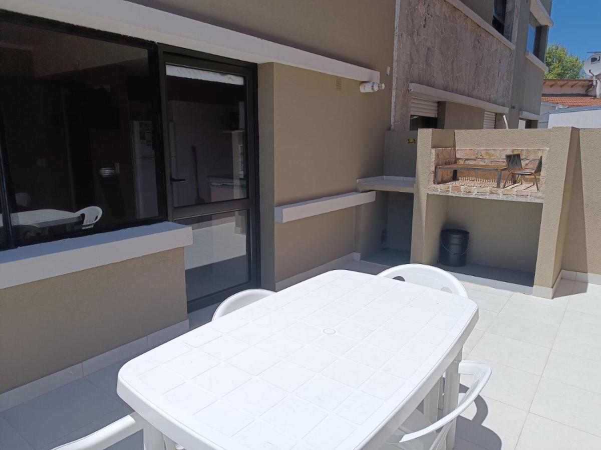 Edificio Leopardo Gesell Apartamento