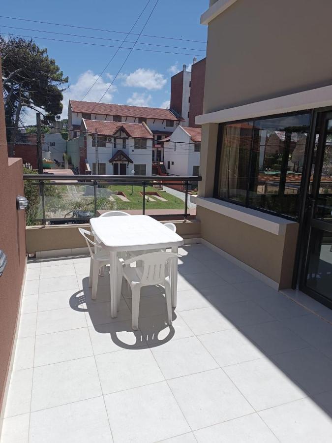 Edificio Leopardo Gesell Apartamento