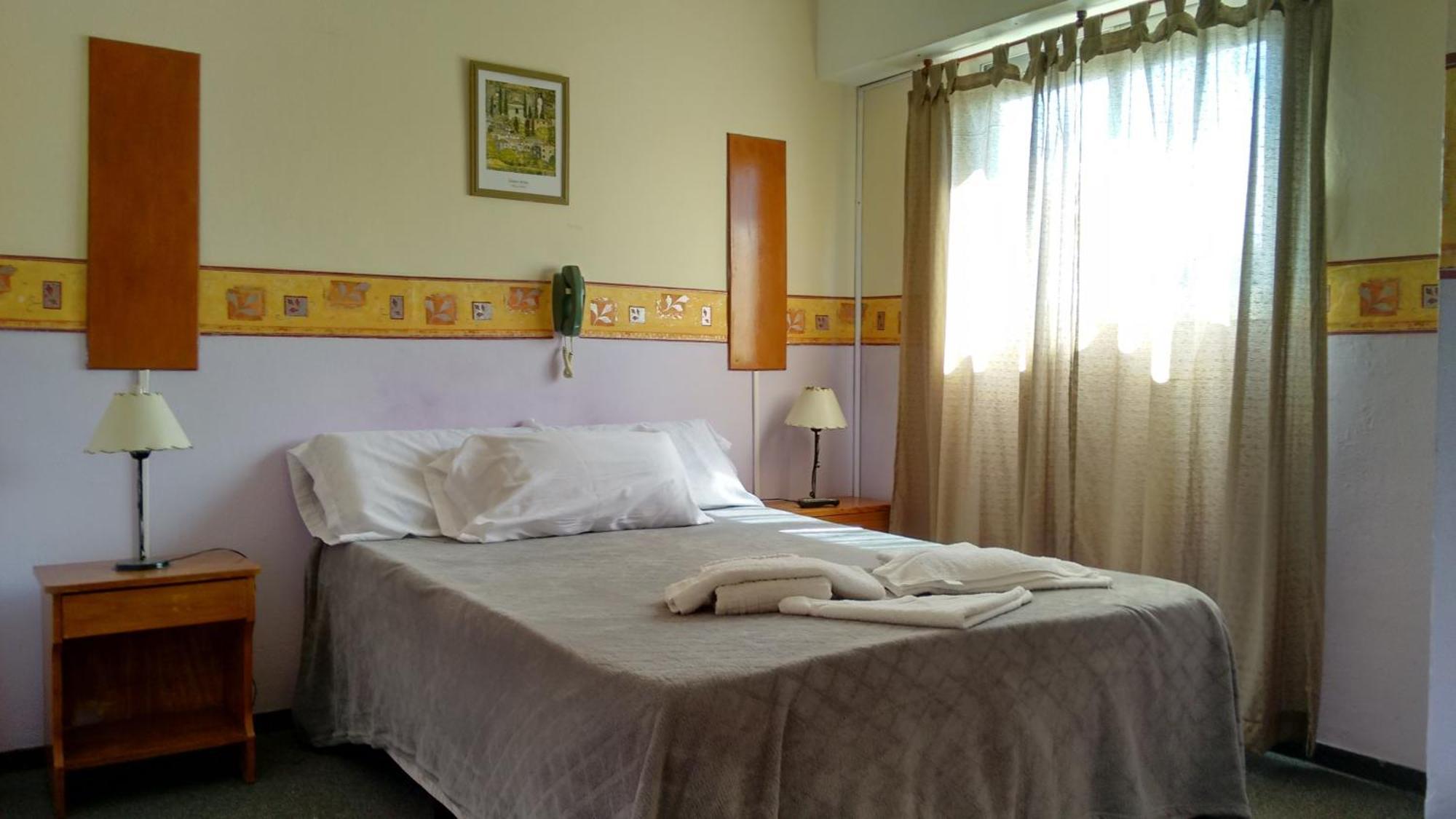 Amigos Inn *