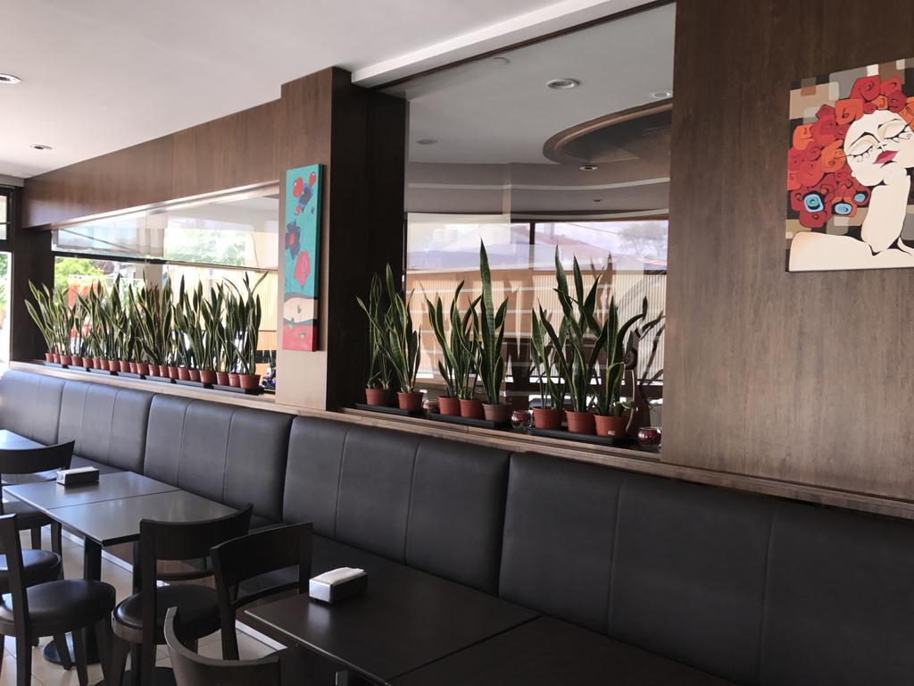 Don Carlos Hotel