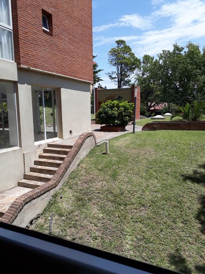 Familiar Pinar Gesell Apartment *