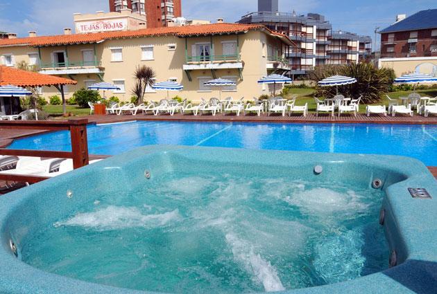 Tejas Rojas Hotel