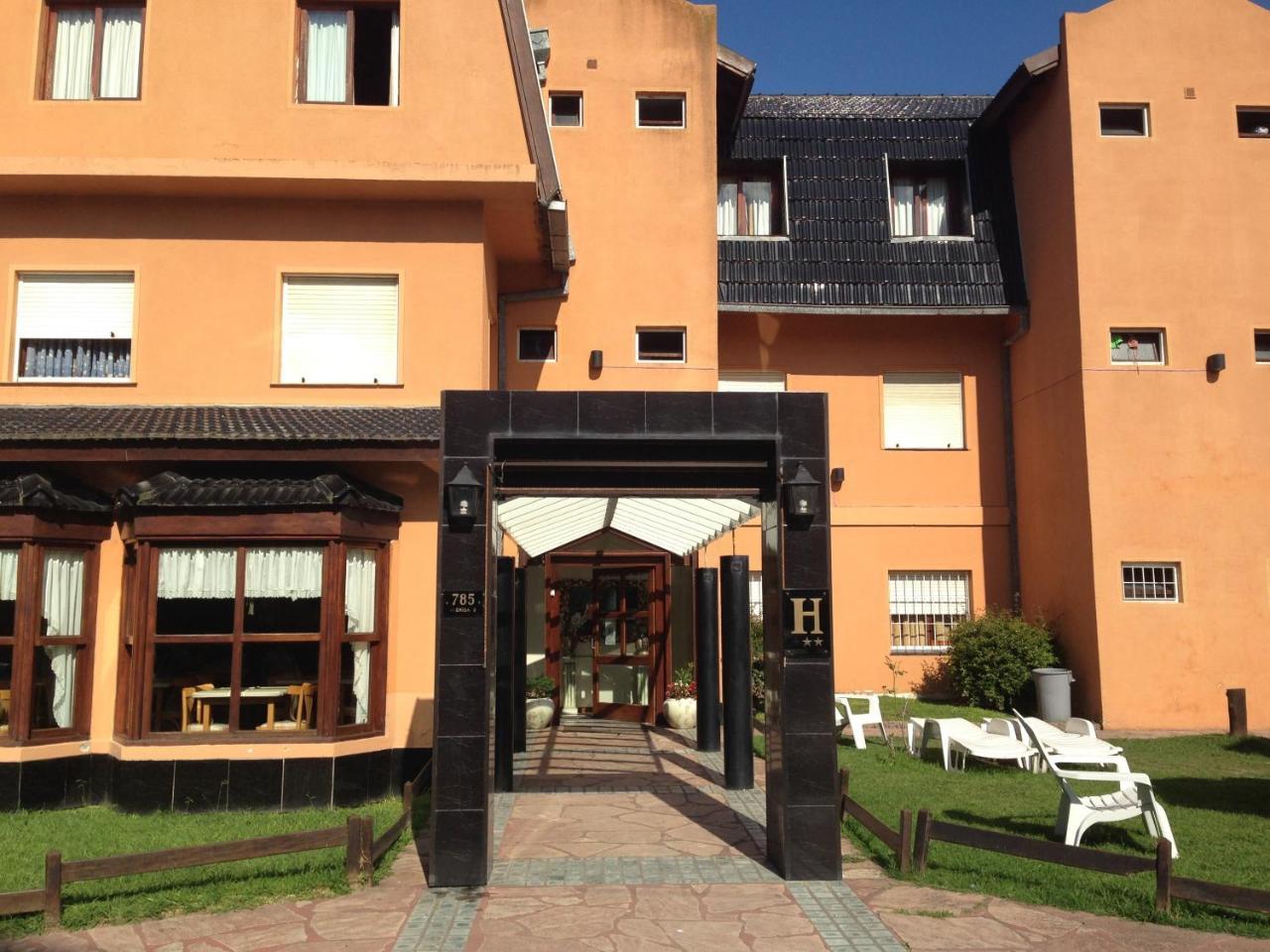 Marina Hotel