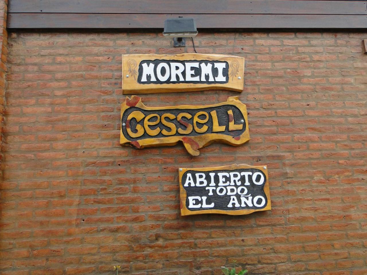 Moremi Gessell *