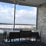 Departamento Villa Gesell Sur Sobre Playa y 140 Vista al Mar