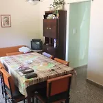 Comodo Chalet En Gesell