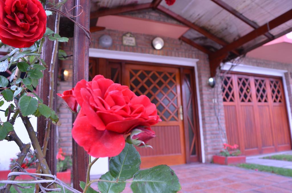 Departamentos Familiares Rosas Rojas * Villa Gesell