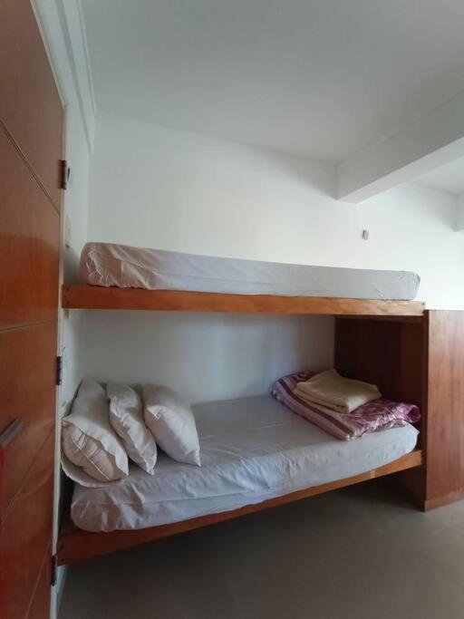 A Pasitos Del Mar, Tranquilo. Apartamento Villa Gesell