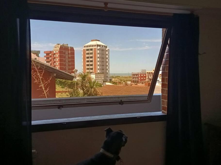 A Pasitos Del Mar, Tranquilo. Apartamento Villa Gesell