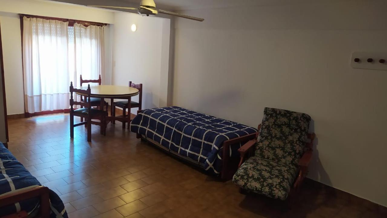 Apartment Departamentos Familiares Rosas Rojas