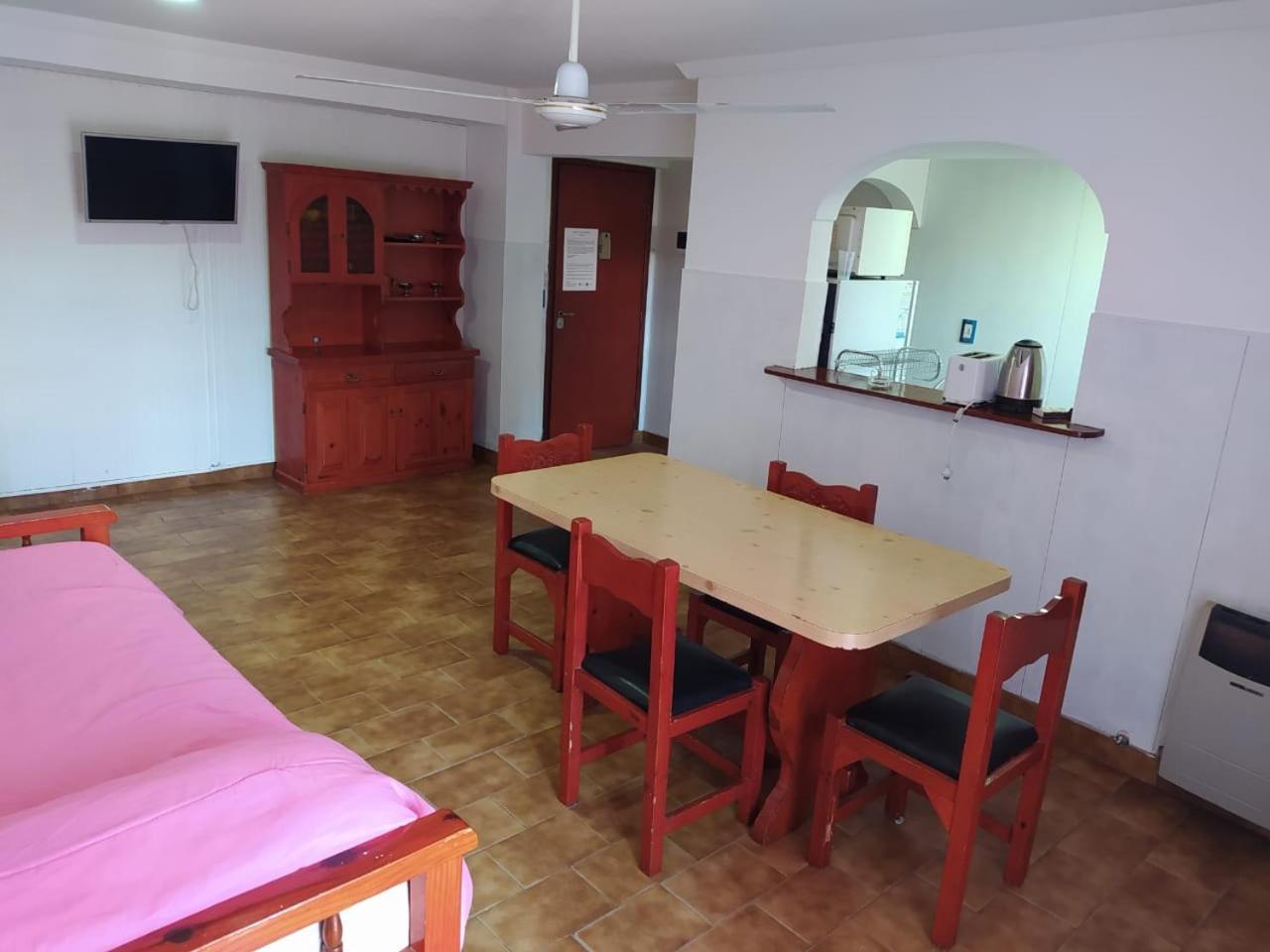 Departamentos Familiares Rosas Rojas Apartment
