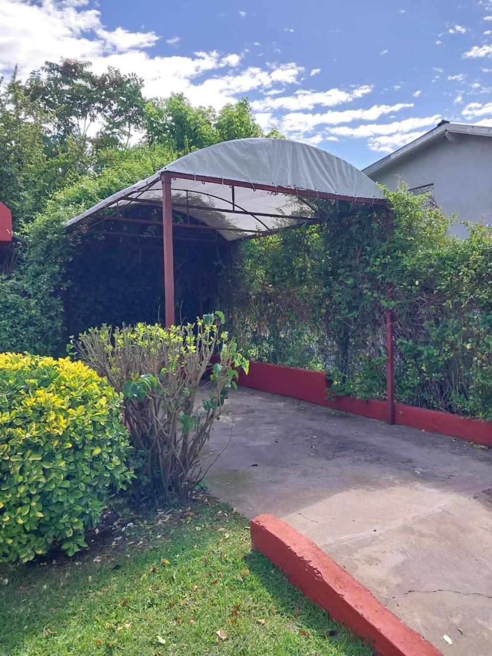 Privada En Casa De Familia Villa Gesell