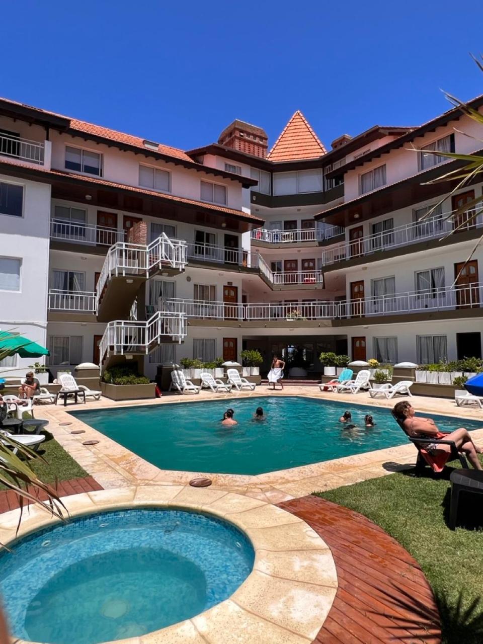 Triplex Frente Al Mar Balcon Gesell Villa Gesell