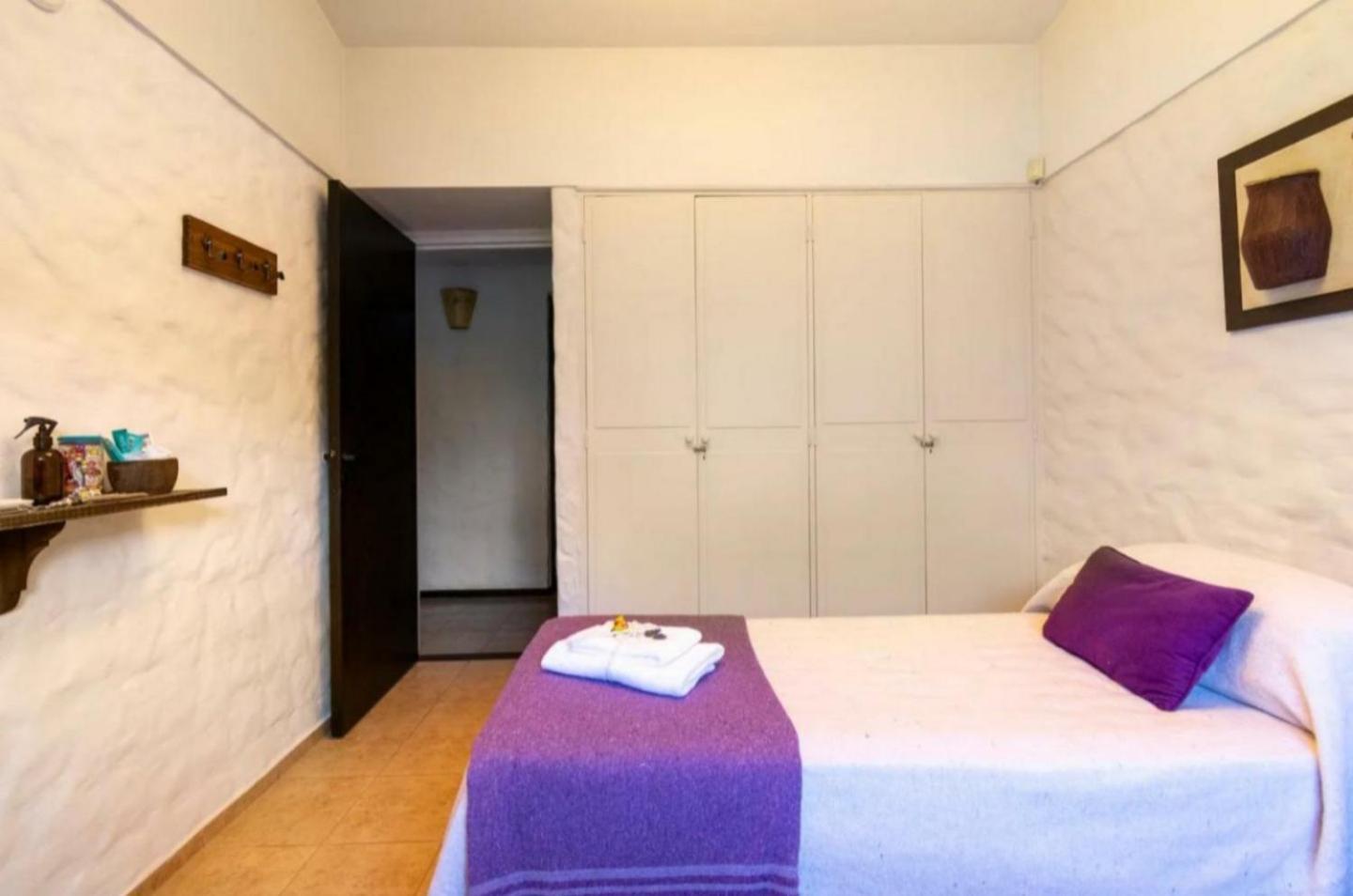 Habitación en casa particular Privada En Casa De Familia *