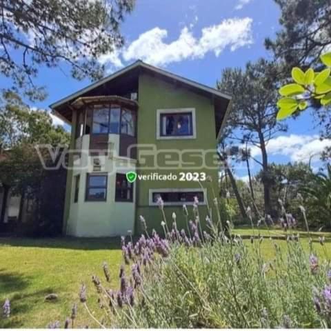 Casa Del Golf Gesell Сasa de vacaciones