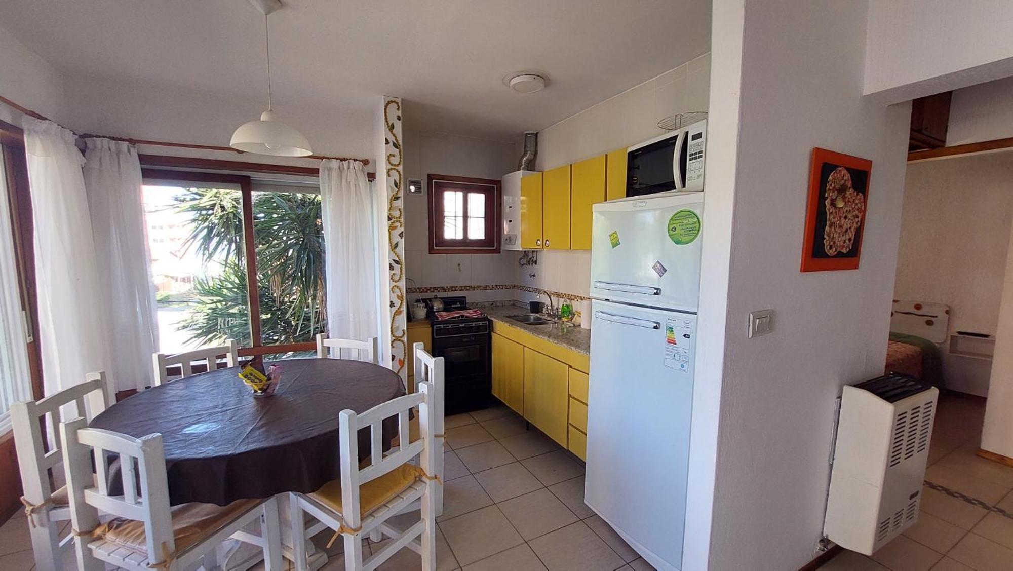 Comodo Departamento A 100 M Del Mar Y Bosque Villa Gesell