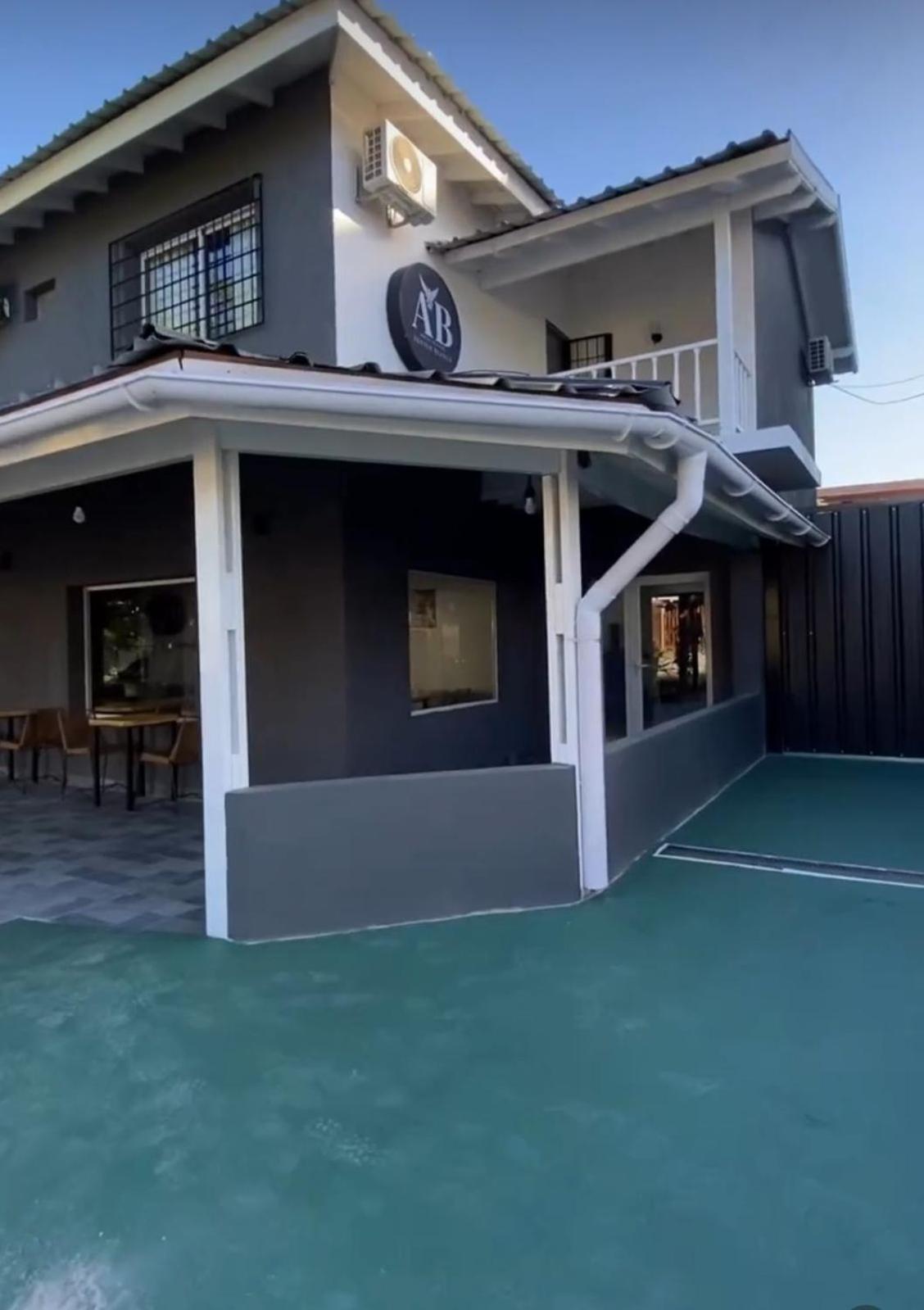 Aguila Blanca 2* Villa Gesell