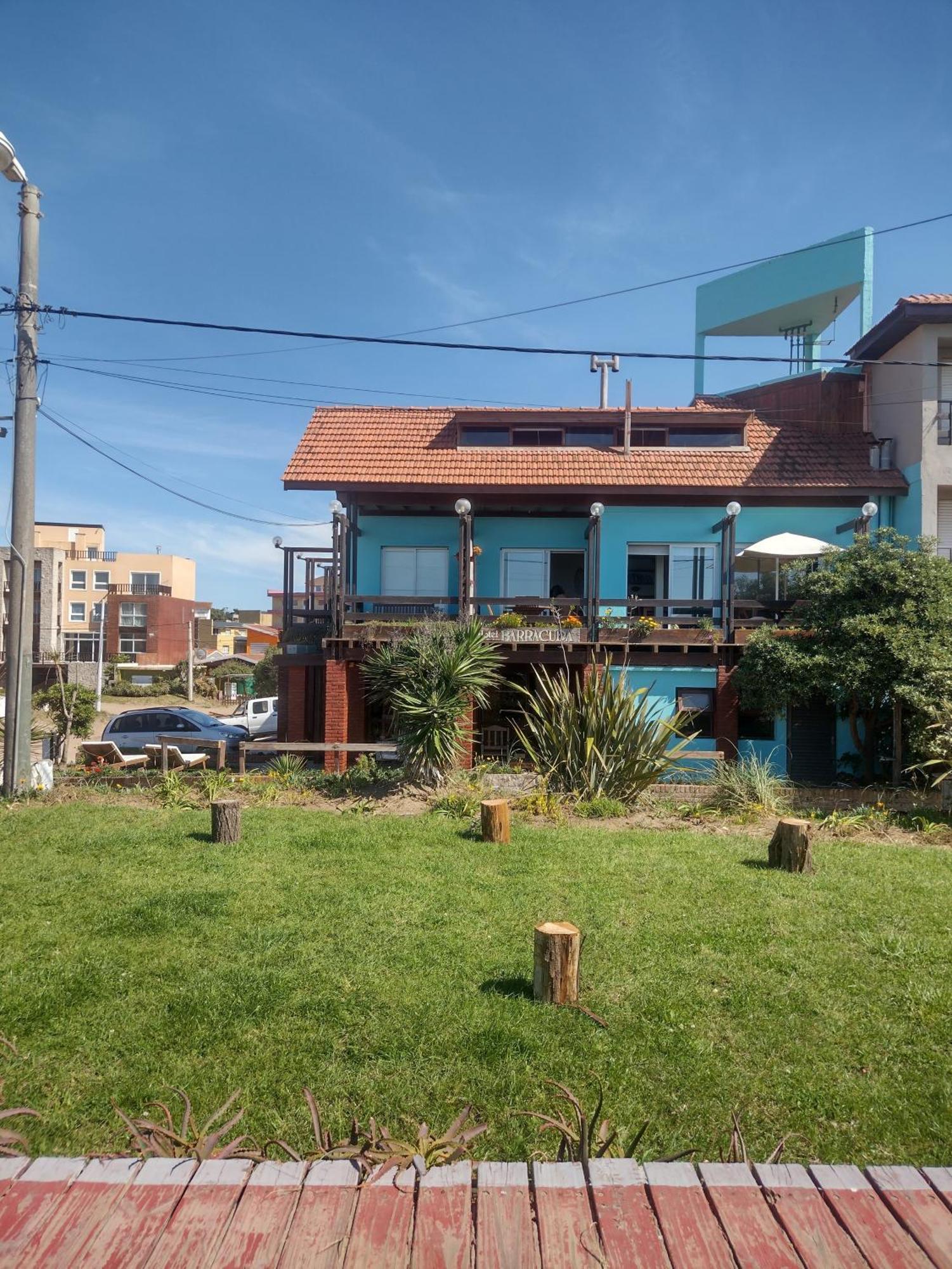 Barracuda Hotel *