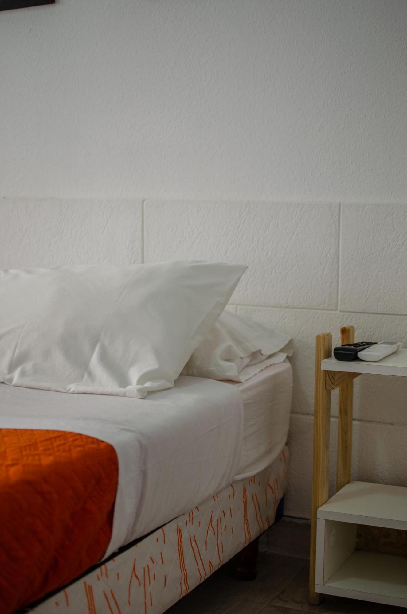 Aguila Blanca Hotel