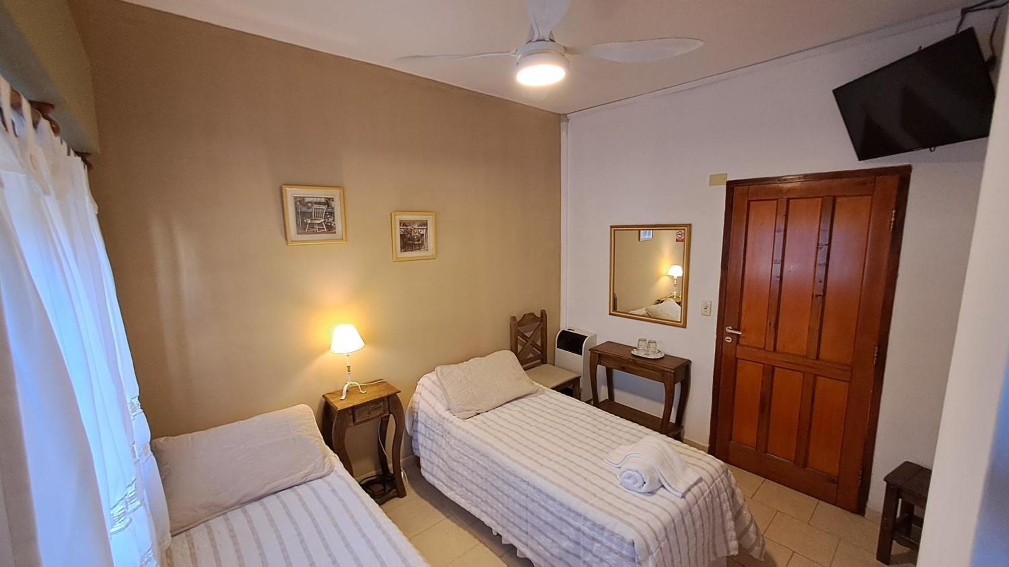 Albert Hotel 2*