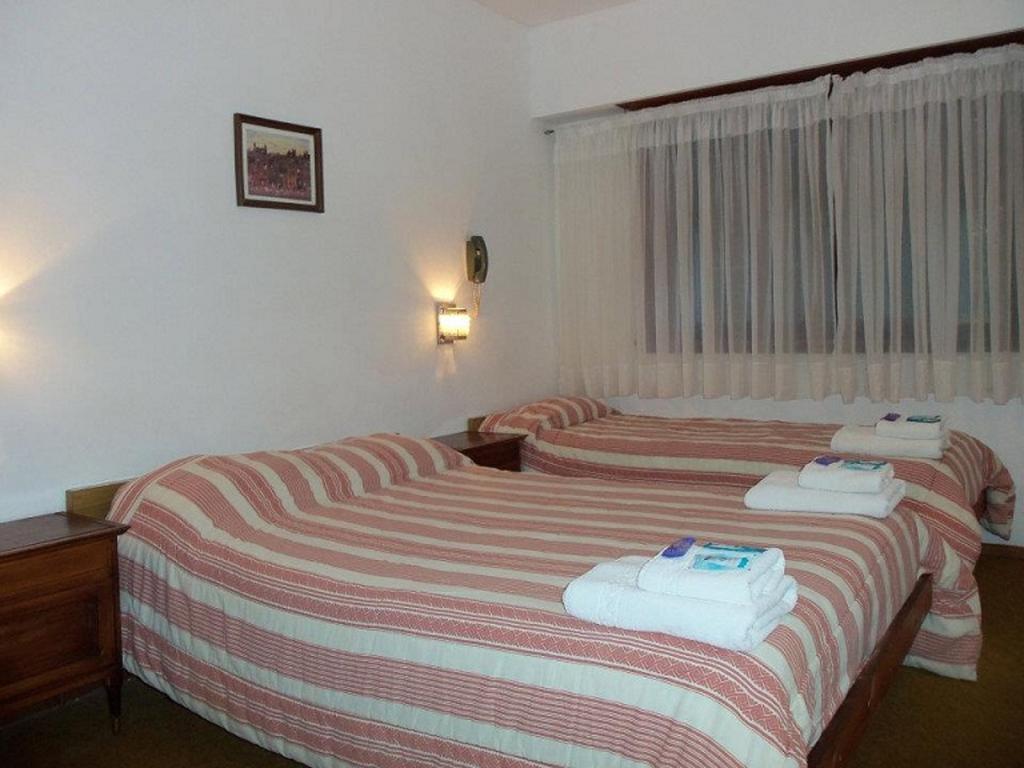 Dino's Hotel 3*