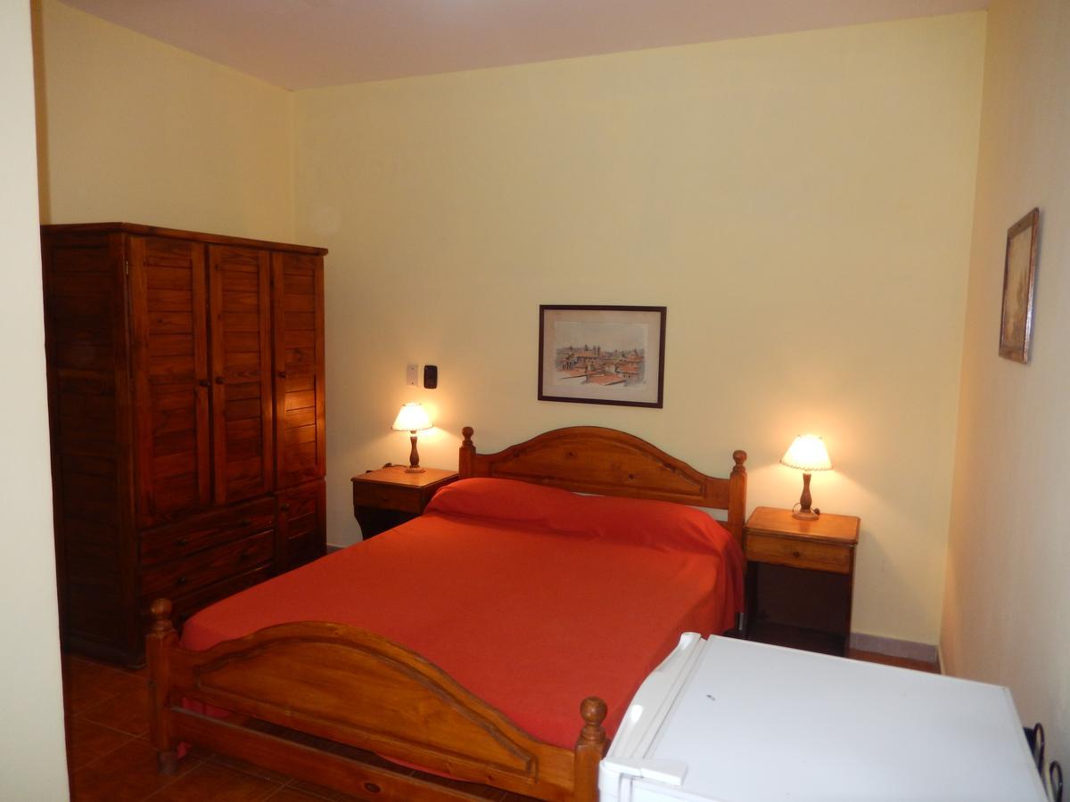 Familiar Lo De Julia Inn