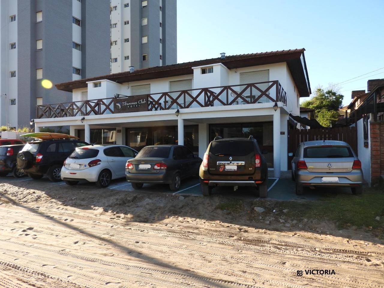 Tiburones Club Hotel 2*