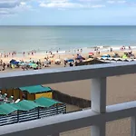 Triplex Frente Al Mar Balcon Villa Gesell
