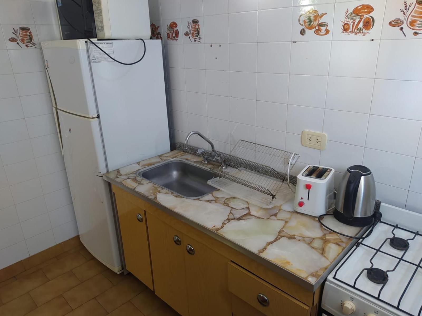 Apartamento Departamentos Familiares Rosas Rojas