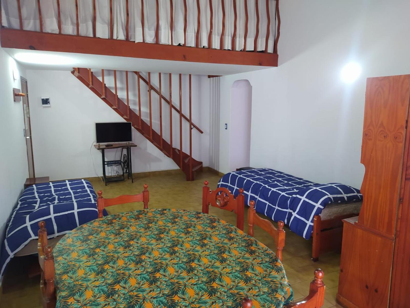 Apartamento Departamentos Familiares Rosas Rojas *