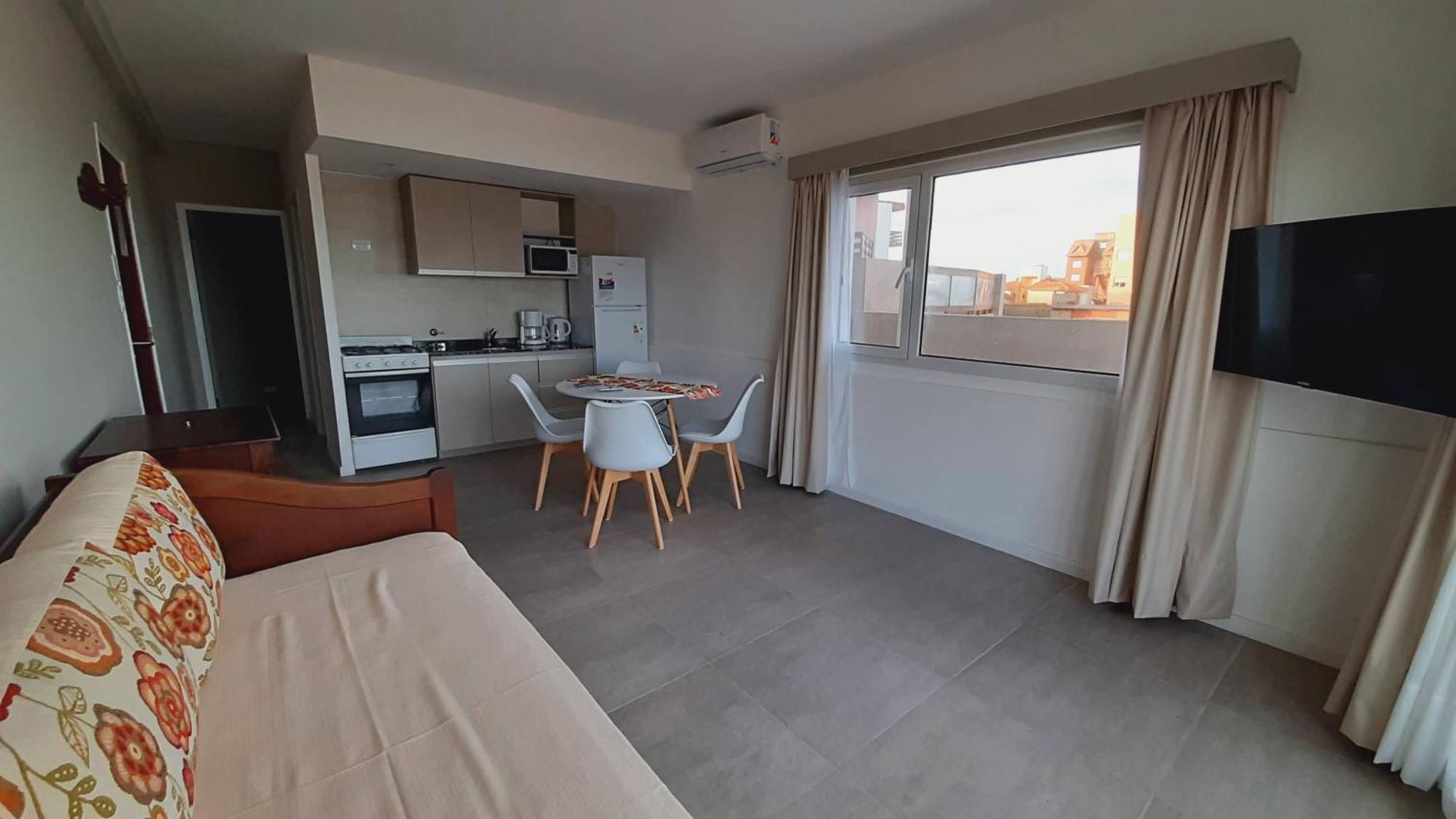 Aparthotel Tritones
