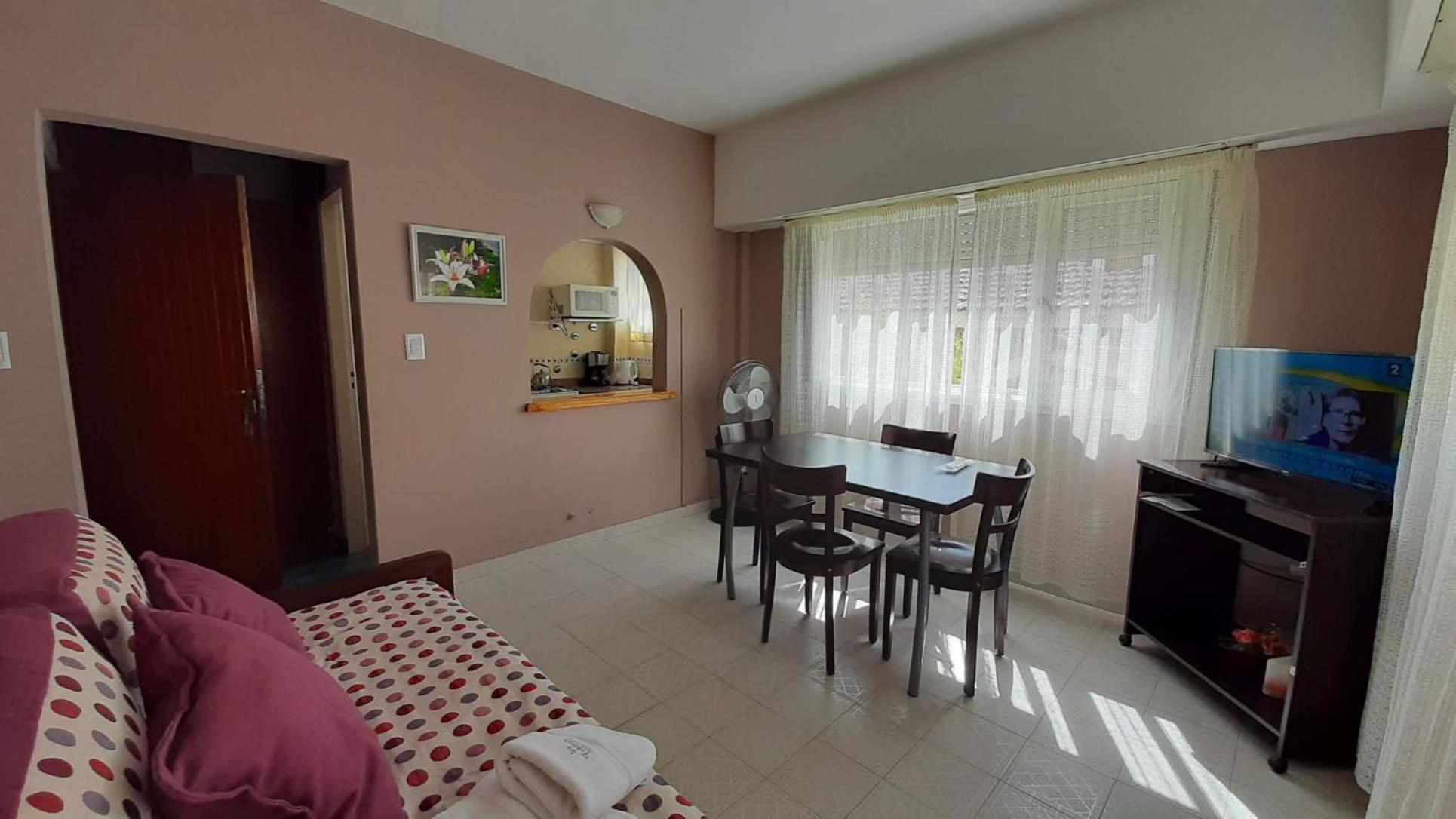Aparthotel Tritones