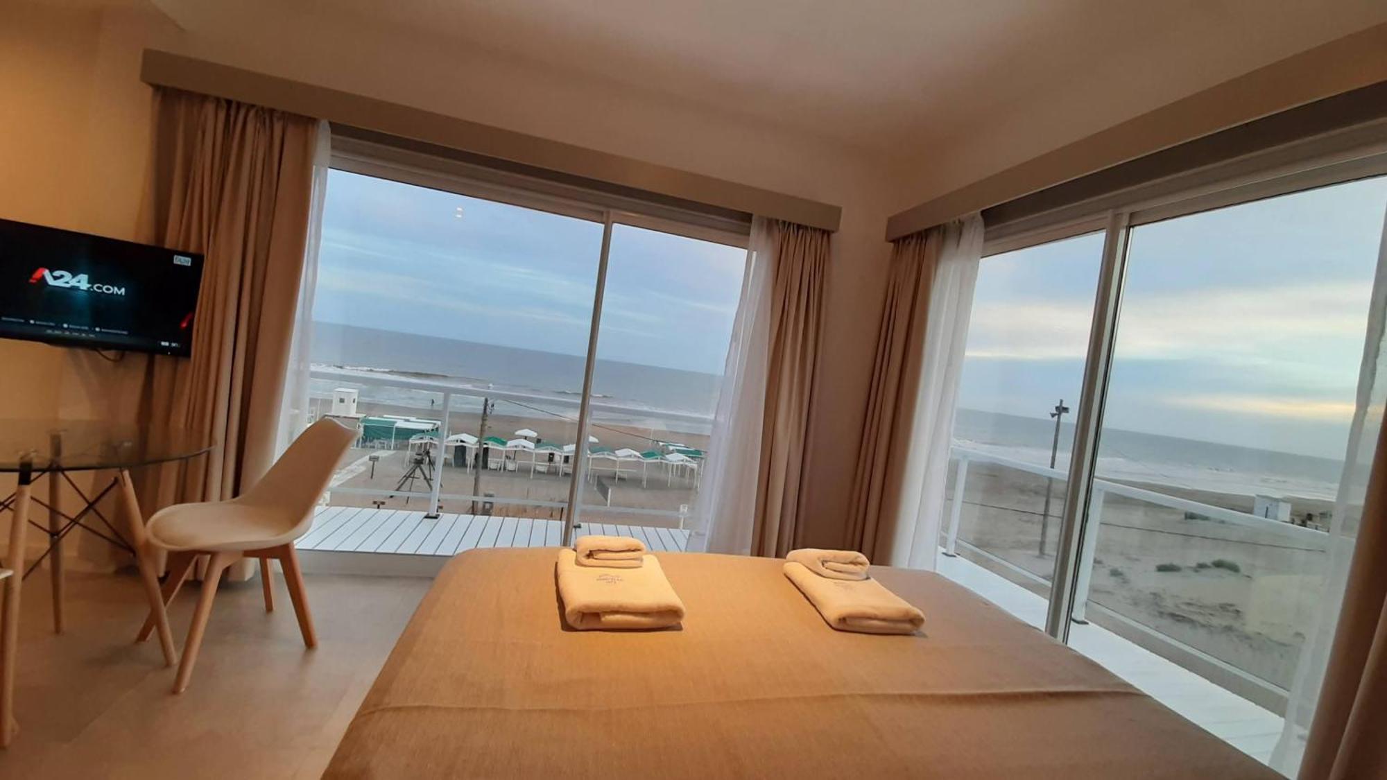 Aparthotel Tritones *