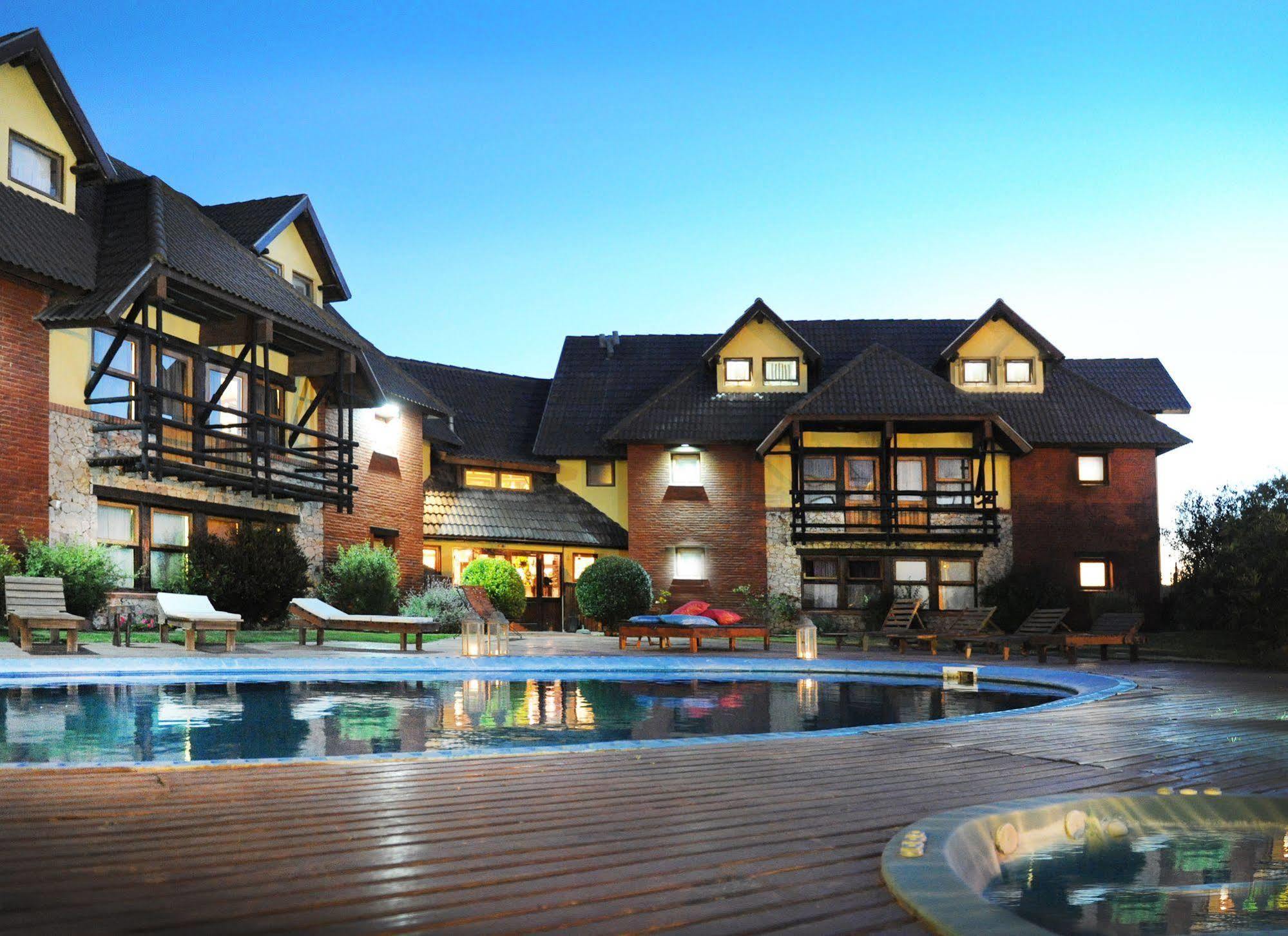 Y Arenarena Hotel 3*